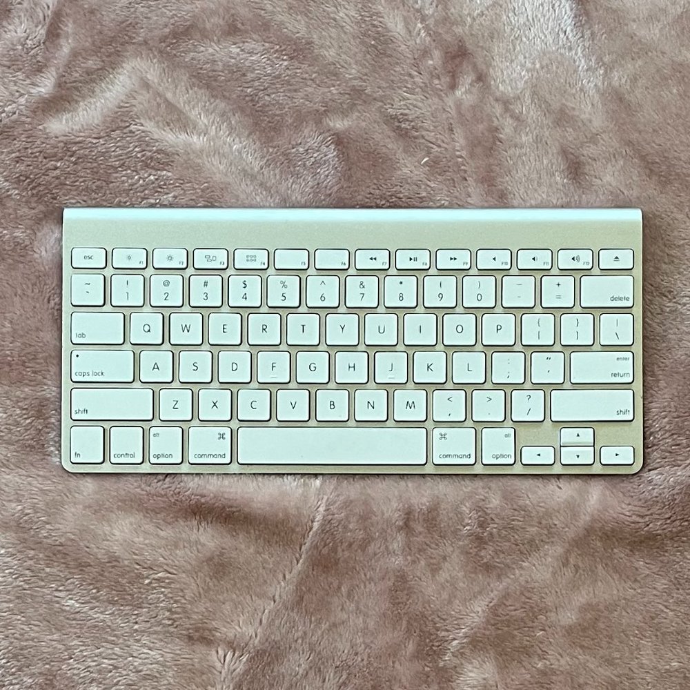 Apple wireless keyboard